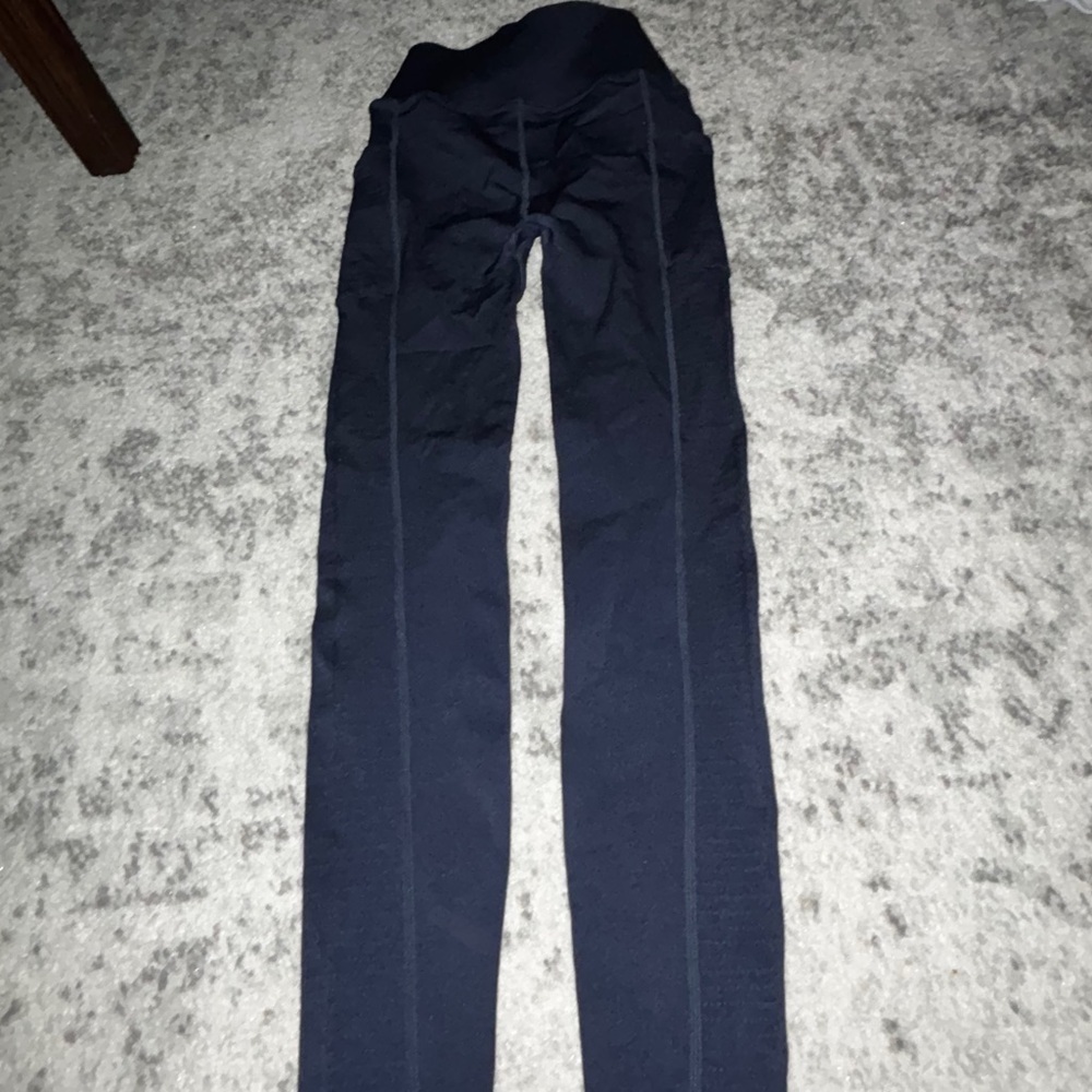 Fabletics Sculpt knit Navy leggings full length size Medium EUC worn a few times